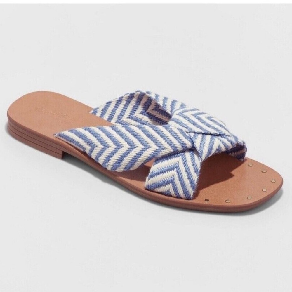 NWT Universal Thread Blue Chevron Knotted Sandals Size 9 Quiet Luxury Slides